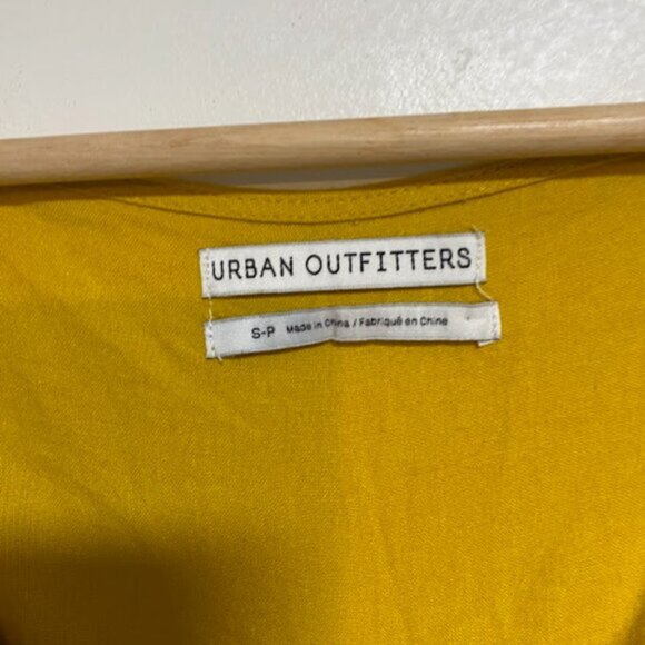 URBAN OUTFITTERS Mustard Yellow Women's Top Blouse Size S-P - Picture 8 of 9